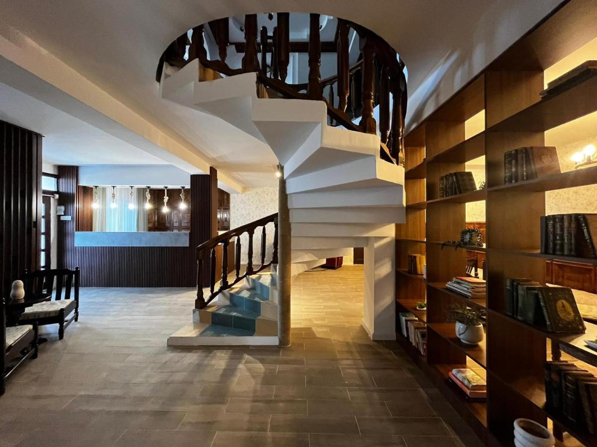 La Conac Hotel Nufaru Eksteriør billede
